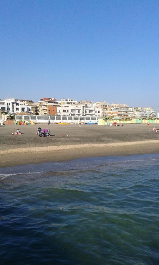 Ostia Loft Fronte Mare Lägenhet Exteriör bild